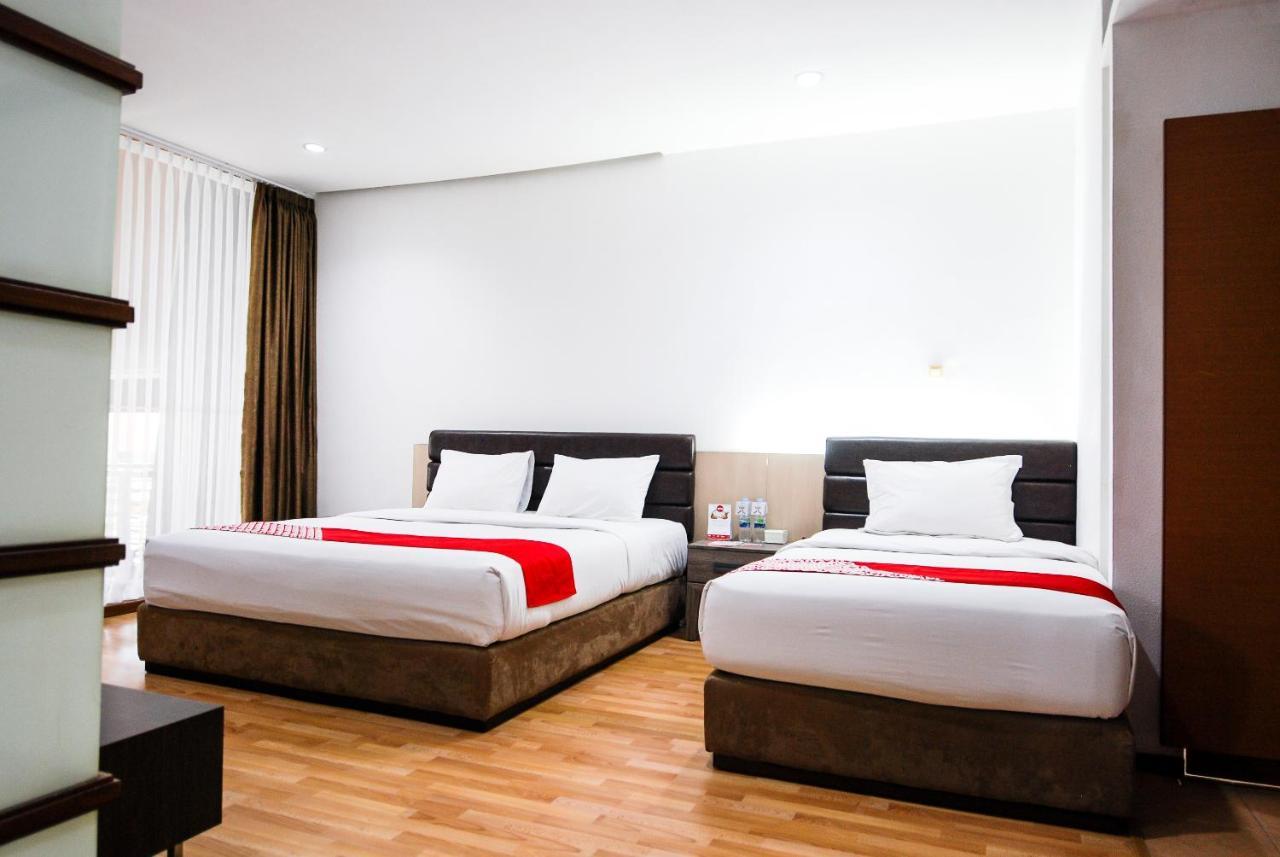 Oyo 229 Hi Quality Hotel Bandung Ngoại thất bức ảnh