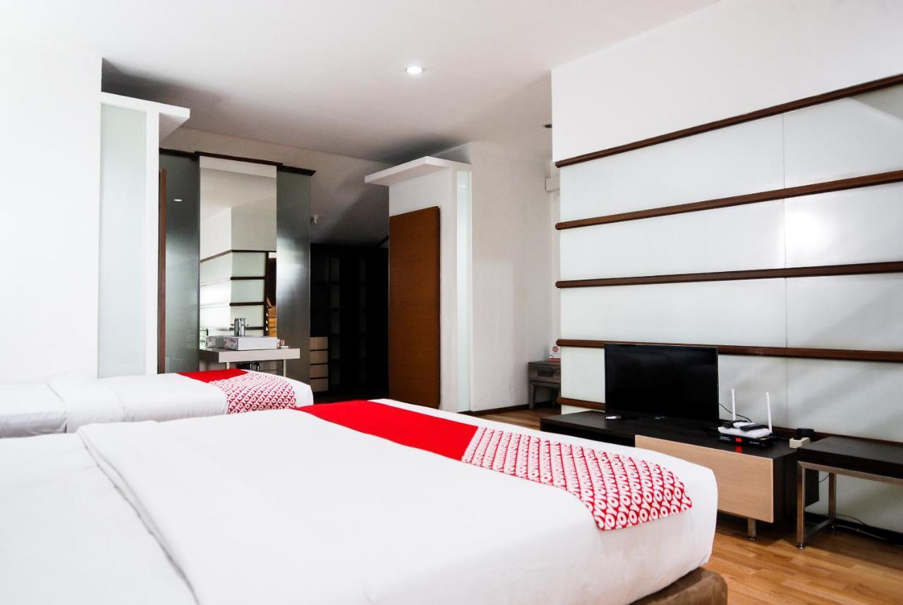 Oyo 229 Hi Quality Hotel Bandung Ngoại thất bức ảnh