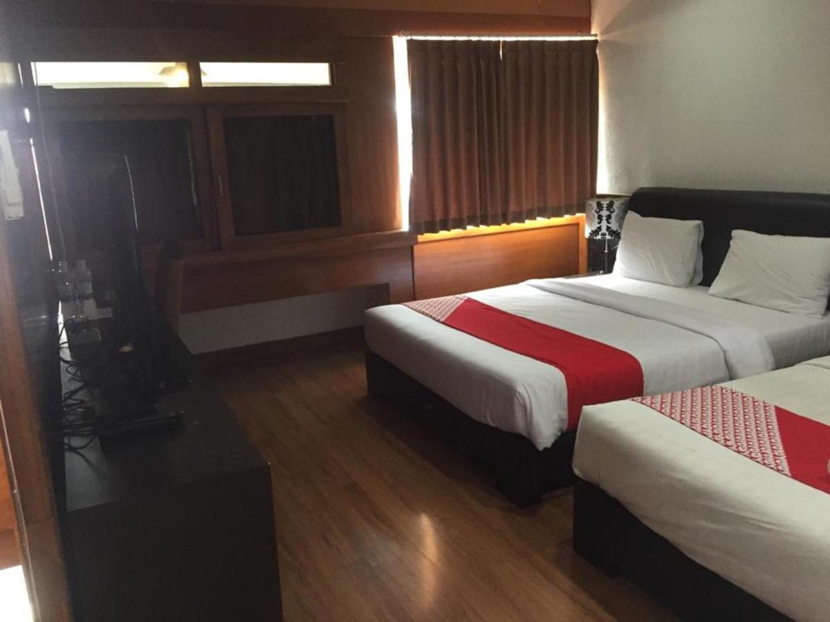 Oyo 229 Hi Quality Hotel Bandung Ngoại thất bức ảnh