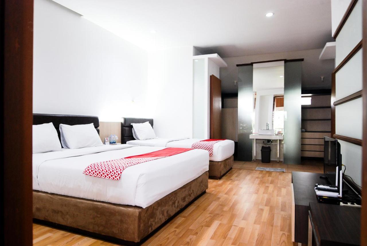 Oyo 229 Hi Quality Hotel Bandung Ngoại thất bức ảnh