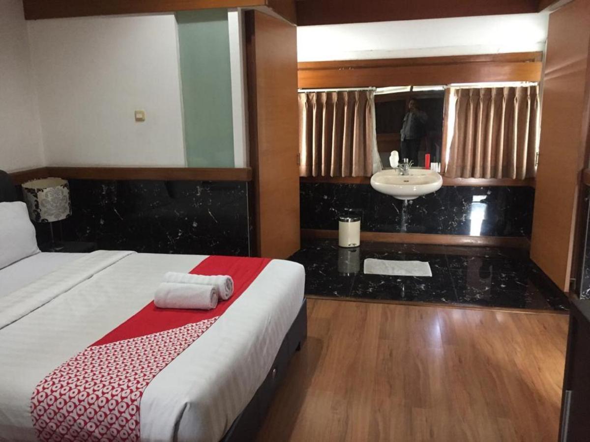 Oyo 229 Hi Quality Hotel Bandung Ngoại thất bức ảnh