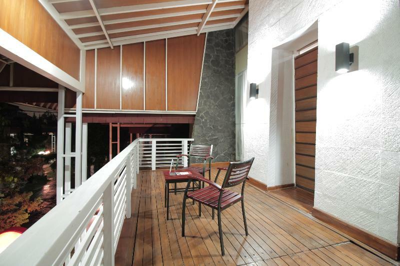 Oyo 229 Hi Quality Hotel Bandung Ngoại thất bức ảnh