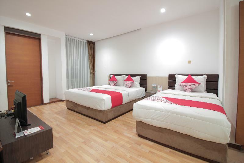 Oyo 229 Hi Quality Hotel Bandung Ngoại thất bức ảnh