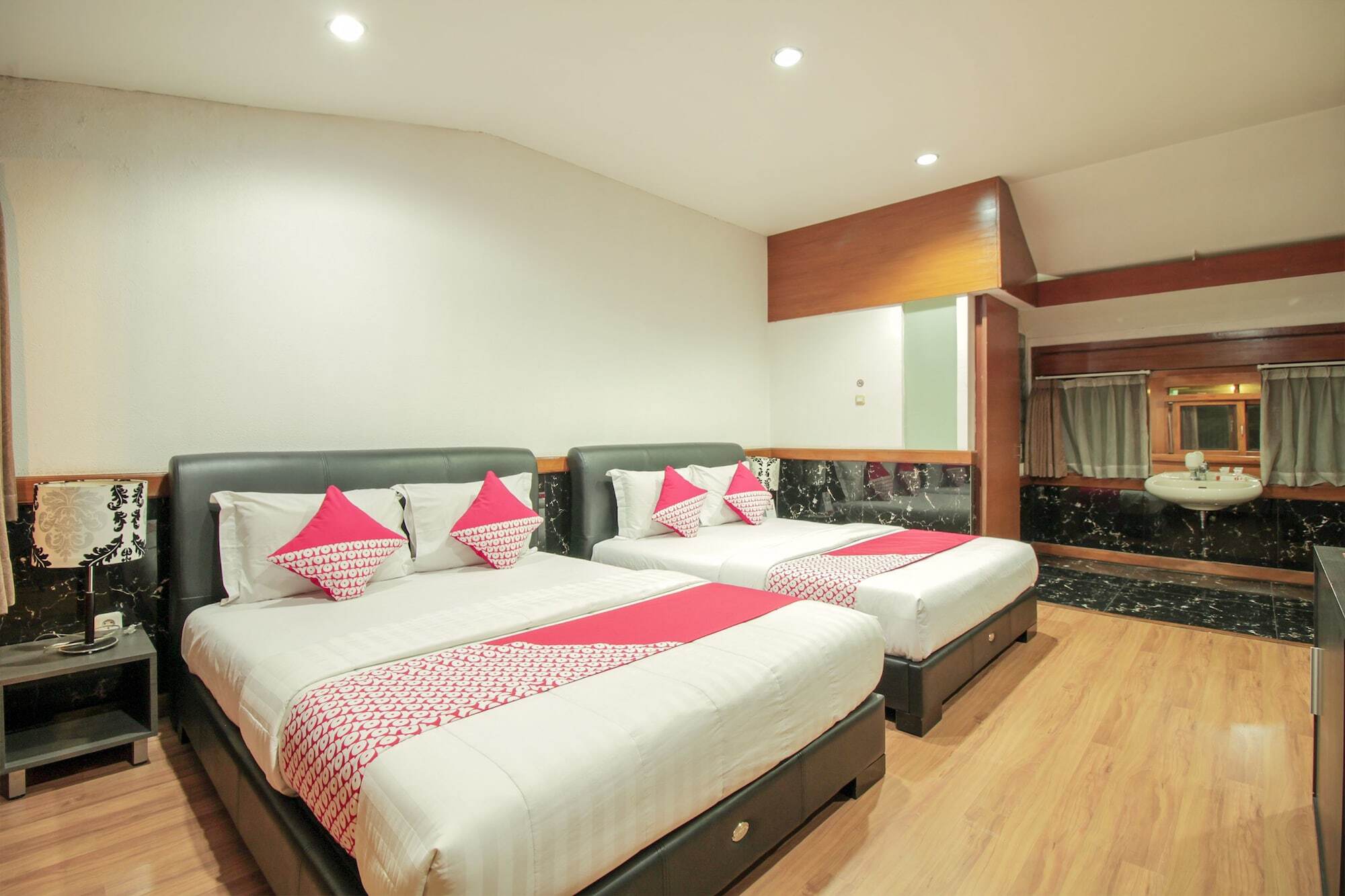 Oyo 229 Hi Quality Hotel Bandung Ngoại thất bức ảnh