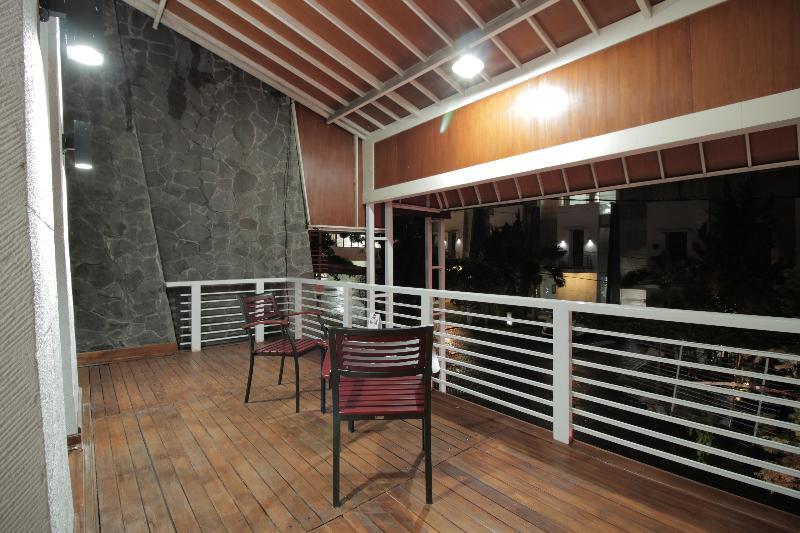 Oyo 229 Hi Quality Hotel Bandung Ngoại thất bức ảnh